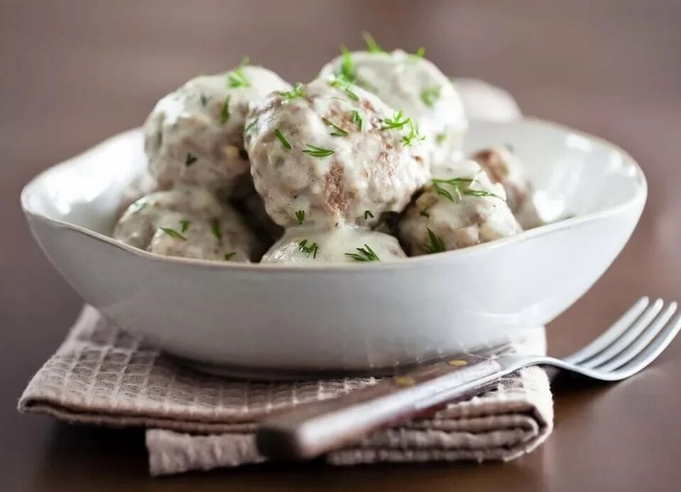 With gout it is allowed to include steamed chicken meatballs in the menu